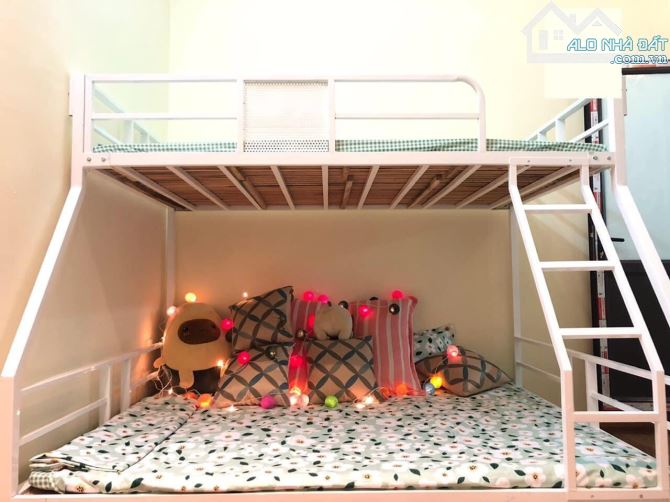 Cho thuê phòng trọ mặt phố Trần Vỹ oto đỗ cổng khép kín phòng đẹp giá 3.9 triệu ở luôn.