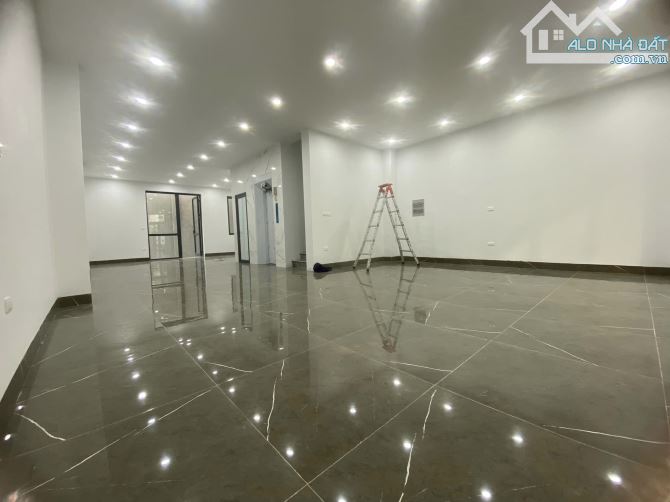 Cho thuê nhà Liền Kề Pandona Triều Khúc 150m x5t,mt7m thang máy.55tr/th
