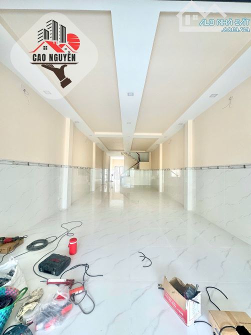 Nhà mặt tiền, 5x30, 3 tầng, Đường số 1, Gần chợ Bình Long