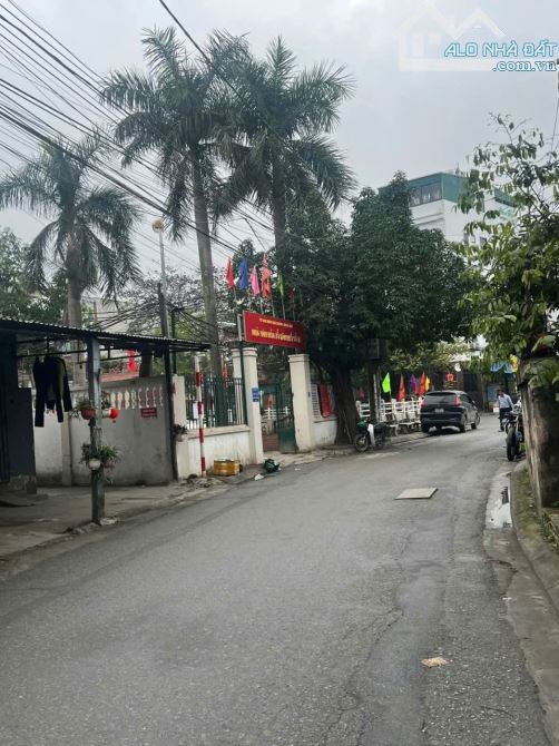 Cho thuê nhà phố Thạch bàn, Long Biên 32m, 5 tầng giá 7.5 triệu, 3 PN, full NT, Ô TÔ đỗ
