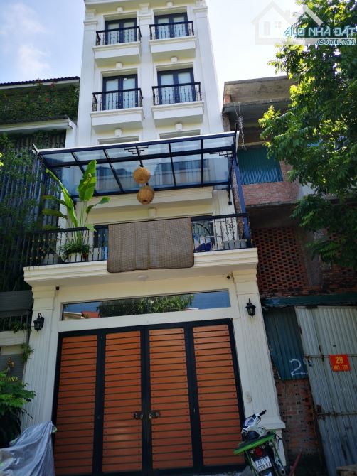 Cần cho thuê nhà mặt phố Bạch Thái Bưởi, kđt Văn Quán, DT 100m2 x 5T. Giá 25tr/th