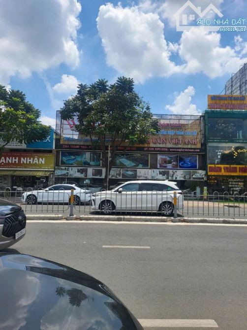 Cho thuê MT Thành Thái, Q10. DT ngang 15 dài 8, trệt lầu 60 tr