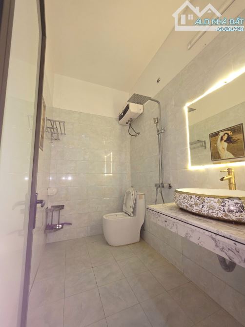 C.H.O T.H.U.Ê nhà cực đẹp tại 193 Văn Cao 83m2, 5 tầng, 6 ngủ, 25 triệu