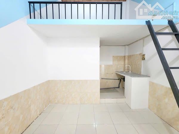 Phòng Gác Đúc zá 2tr Nguyễn Tri Phương, Gần Làng Đại Học cửa Vân Tay Giờ Tự Do