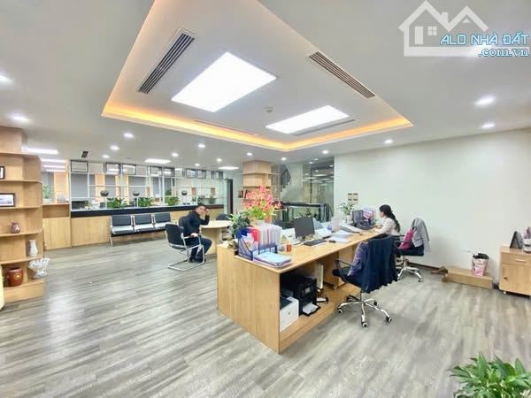 CHO THUÊ VĂN PHÒNG TẠI NGÃ TƯ SỞ – 140M² – GIÁ CHỈ 24 TRIỆU/THÁNG