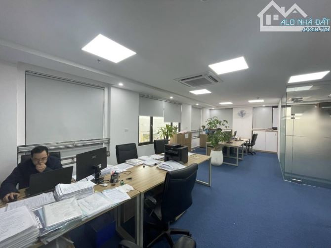 CHO THUÊ VĂN PHÒNG MẶT PHỐ NGUYỄN CHÁNH 120 – GIÁ CHỈ 18 TRIỆU/THÁNG
