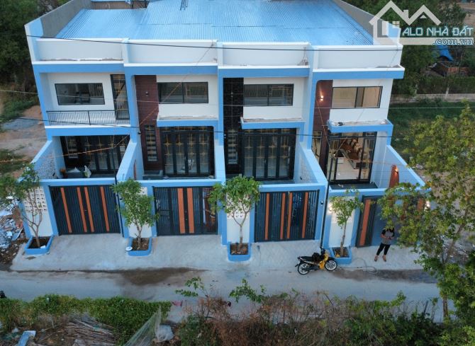NHÀ MẶT TIỀN ĐƯỜNG MẪU GIÁO ẤP 2 TRỌN GÓI 2 Tỷ 050