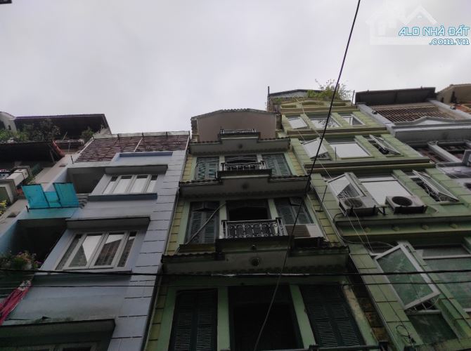Cho thuê nhà riêng 4,5 tầng mặt ngõ to phố Hồng Hà, tiện làm văn phòng, ở gia đình.