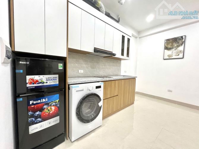 Cho Thuê CCMN 347 Cổ nhuế Bắc Từ Liêm 30m2 Cửa Sổ Ban Công Thang Máy Máy Giặt Riêng