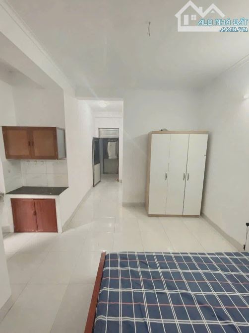 gách 9 ngõ 252 Tây Sơn có 2 tòa thang bộ và thang máy giá 2.5tr-3tr