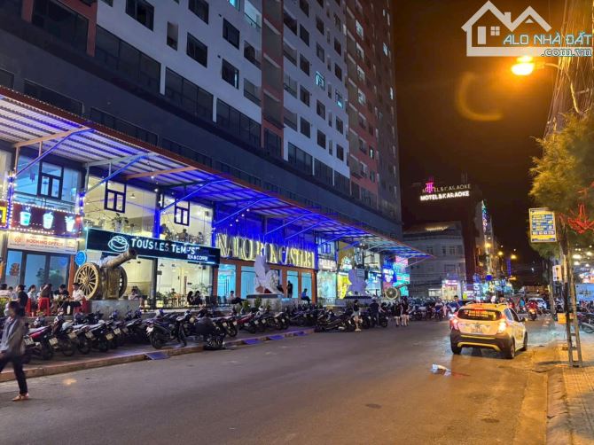 Cần bán căn 2pn 3pn view biển chỉ từ 1,7 tỷ Napoleon Hòn Chồng