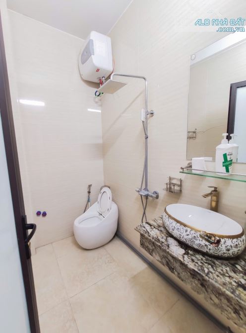 Còn 1 phòng vskk 40m2 giá 4tr2 tháng Đường Nguyễn Văn Linh,Hải Phòng
