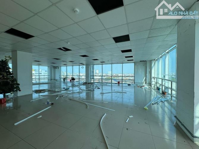 Cho Thuê 300m2 sàn trống suốt ngay Bà Triệu - Siêu Thị Go Tp Huế🔥