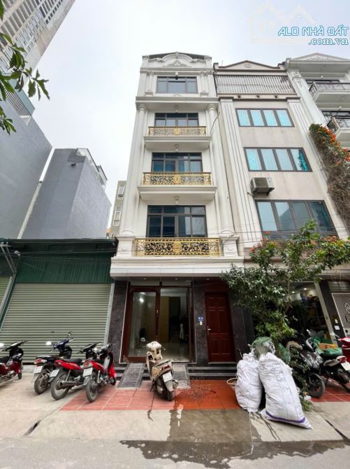 Cho thuê nhà sau Him Lam Vạn Phúc 50m x 6 tầng thông sàn chỉ 20 triệu
