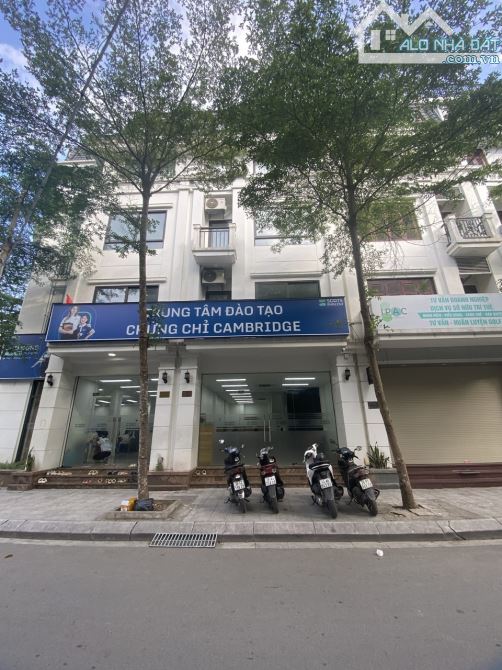 Cho thuê nhà liền kề Nguyễn Tuân, Thanh Xuân 80 mét, 5 tầng thông sàn thang máy