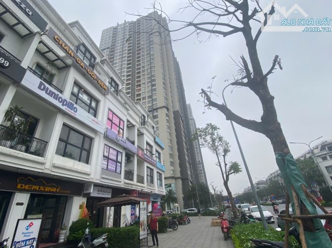 Cho thuê nhà mặt phố Vinhomes Gardenia Hàm Nghi, Mỹ Đình 130 mét 5 tầng thông sàn