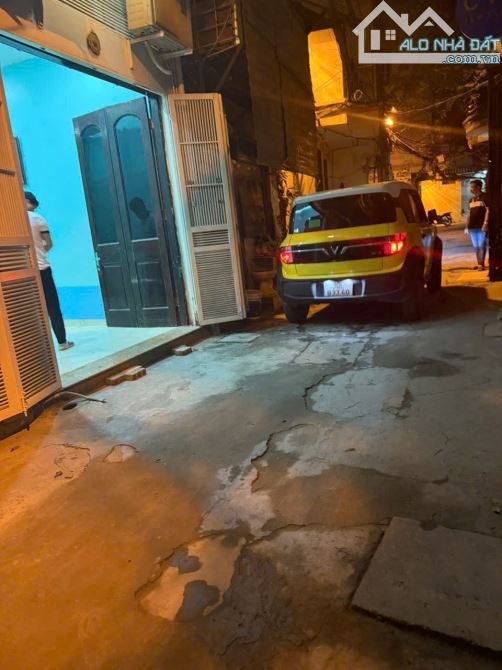 Bán nhà Ngõ 221 phố Tôn Đức Thắng quận Đống Đa.Ngõ rộng ô tô 4 chỗ tránh xe máy chính chủ