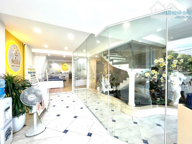 Cho thuê mặt bằng kinh doanh tầng 1 tại phố Trần Điền mặt tiền 7m DT 80m2 giá siêu rẻ