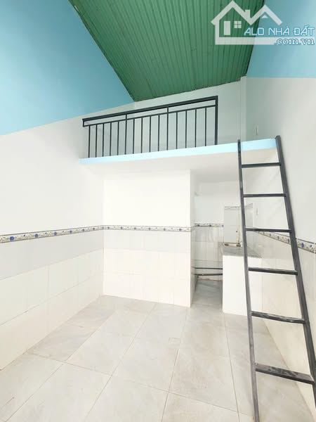 Phòng có gác rộng ở Liền 394 Nguyễn Tri Phương chợ DĨ An 2 giá 1tr9