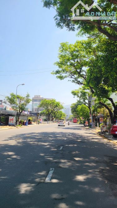 Bán lô đất 409m ngang 16m 2 mặt tiền đường Vân Đồn gần Trần Thánh Tông giá chỉ 85tr/m