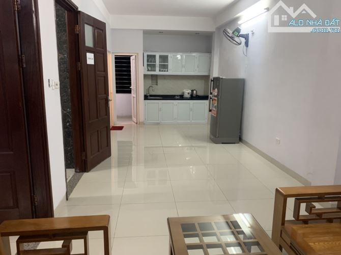 Cho thuê căn hộ chung đầy đủ đồ đạc có thang máy phố Hà Kế Tấn