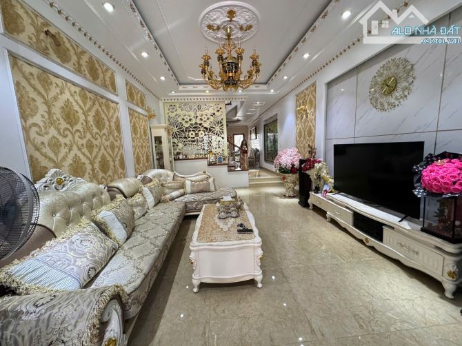 C.H.O T.H.U.Ê N.H.À mặt đường khu Quán Nam cực đẹp, 90m2, 3 tầng, 3 ngủ full, 15 triệu
