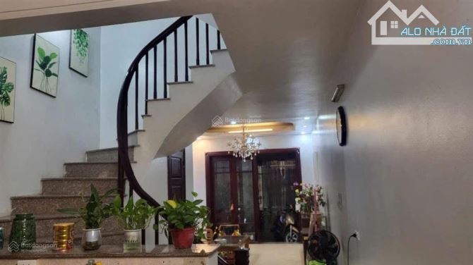 cho thuê căn nhà ngõ 13 Lĩnh Nam Hoàng Mai 50m2