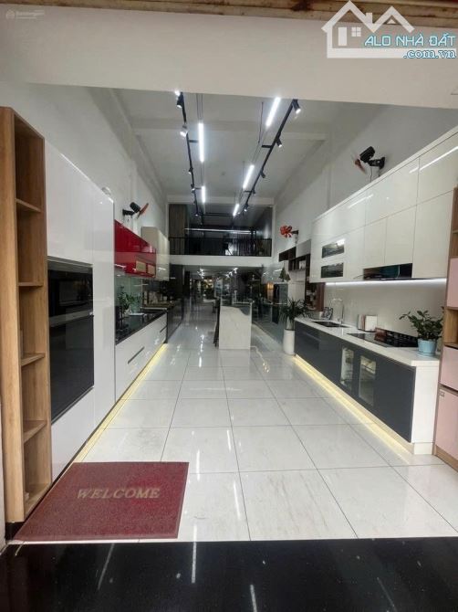Nhà mặt tiền Bạch Đằng, Tân Bình. Dt 5*16, trệt 3 lầu , giá 38 tr