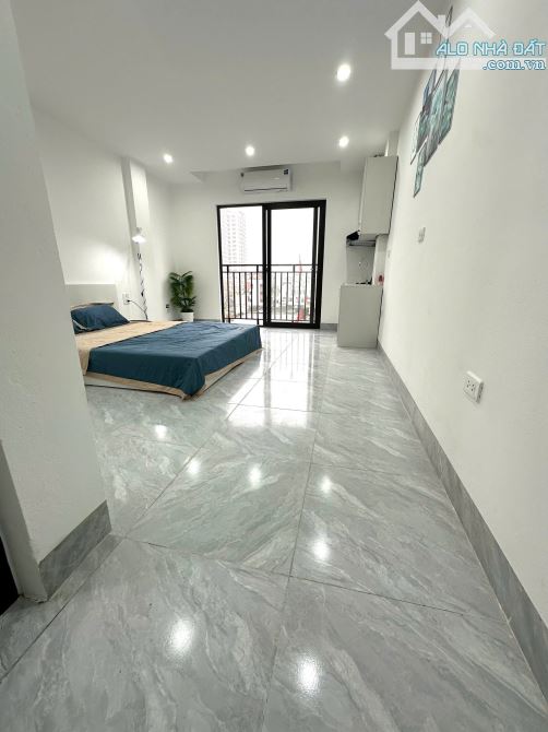 Cho Thuê CCMN Ngõ 385 Lương Thế Vinh Thanh Xuân 30m2 Ban Công Thang Máy Gần Chợ