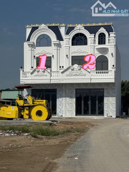 NHÀ 2 TẦNG GẦN KHU CÔNG NGHIỆP CẦU TRÀM CÁCH CHỢ BÌNH CHÁNH 5KM