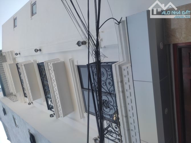 Cự Khối, bán nhà MỚI 33m2 4 tầng 3PN, Ô tô, sát phố nhỉnh 4tỷ