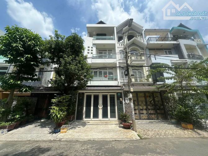 Bán nhà MT đường Số 25 khu Tên Lửa, 5 x 20m, 3.5 tấm, 12.5 tỷ, đối diện công viên.