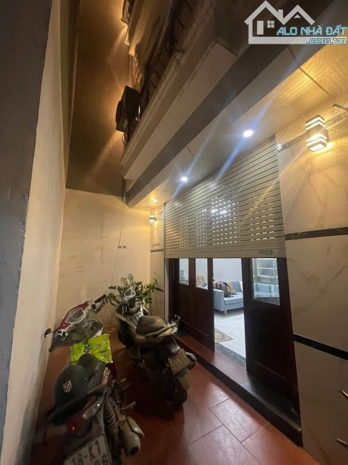 Cho thuê nhà nguyên căn ngõ Sở Thượng , Yên sở Hoàng Mai 30m