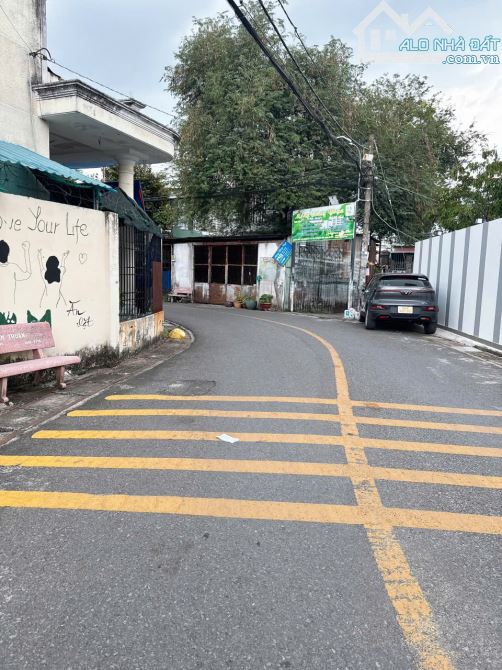 Bán đất full thổ cư mặt tiền đường nhựa 8m trước đất thông tứ tun-109m2 thị trấn Hóc môn