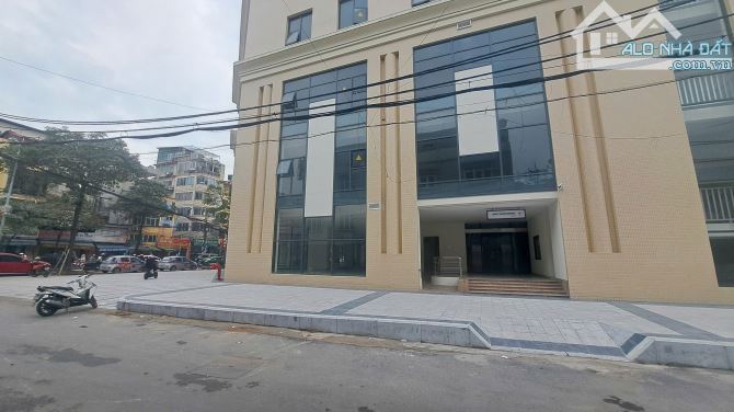 Cho thuê mặt bằng, văn phòng Toà nhà Rosasy - 89 Lạc Long Quân.