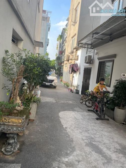 CHO THUÊ NHÀ PHỐ THẠCH BÀN LONG BIÊN 33M, 4 TẦNG,3PN, GIÁ 8 TRIỆU, FULL NT, Ô TÔ,KD ONLINE