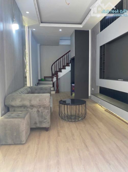 Cho thuê nhà nguyên căn phố Trương Định Hai Bà Trưng 3 ngủ