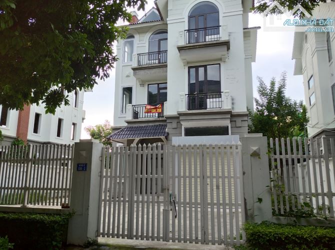 Cho thuê biệt thự khu C Geleximco Lê Trọng Tấn đt 200m x 4t nhà mới đẹp giá 40 triệu