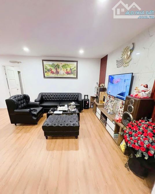 Cho thuê Tứ Hiệp Plaza 125m full đồ như hình 11tr