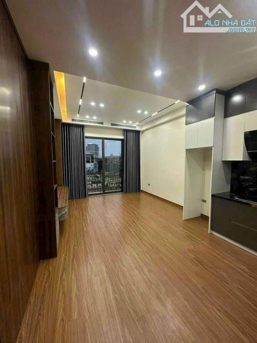 Cho Thuê nhà phố trường lâm, Long Biên 12 triệu, 5 tầng, 33 m, Ô TÔ, kinh doanh, full NT,