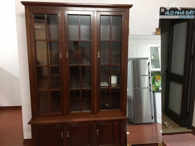 Cho thuê nhà đẹp giá rẻ 2 phòng ngủ full đồ tại 125 Hoàng Ngân Trung Hoà chỉ 12 triệu/th