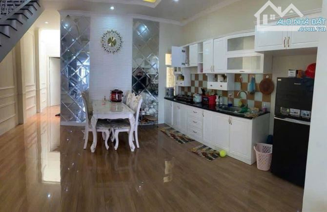 Nhà mê mới hẻm 181 Quang Trung - P.Tân Tiến giá 2ty750