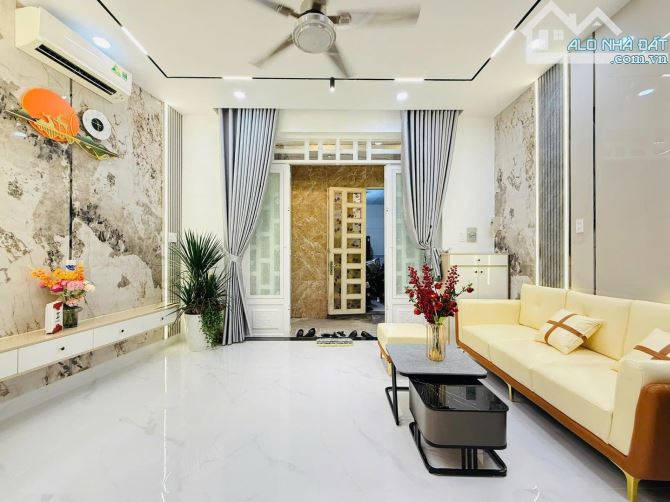 🔥 MẶT TIỀN KINH DOANH TAM ĐẢO, QUẬN 10 - VỊ TRÍ VÀNG - GIÁ CHỈ 14.85 TỶ! 🔥