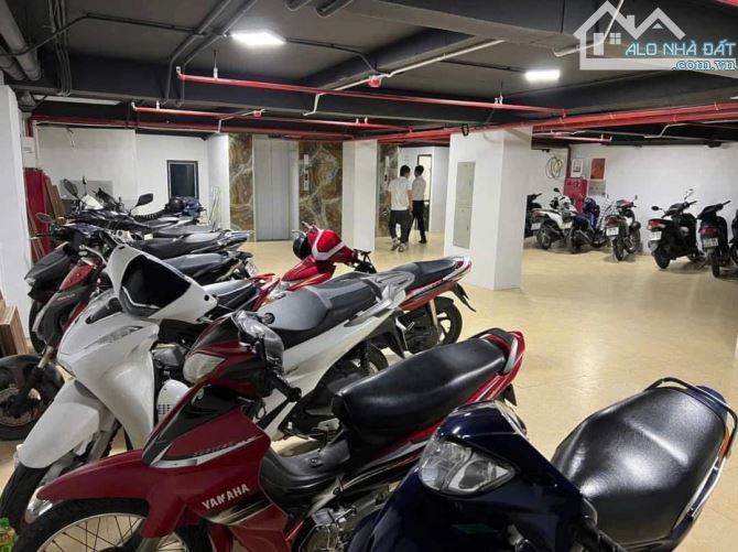 Cho Thuê CCMN 127 Phú Mỹ Nam Từ Liêm 20m2 Studio Cửa Sổ Thang Máy Trống 6 Phòng Gần Chợ