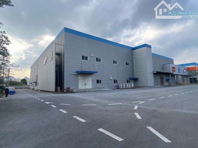 Cho thuê 9000m2 nhà xưởng phù hợp làm linh kiện điện tử