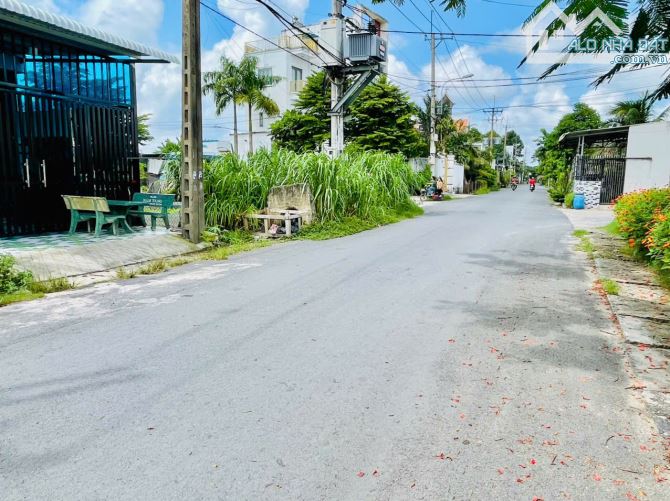 Bán lô đất Tân Phú Trung Củ Chi, diện tích 240m2 giá 820 triệu, sổ hồng sẵn, đường 12m