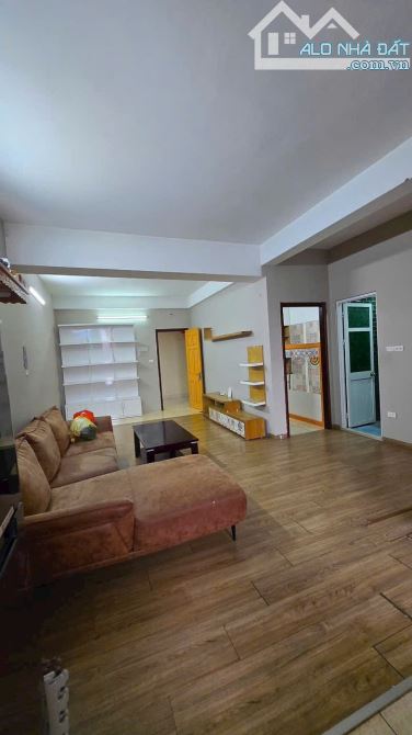 Cho thuê Chung cư Thạch bàn Long Biên 8 triệu 76m, 2 PN, full NT, 2WC, khu vực trung tâm