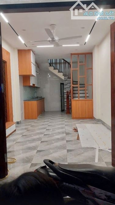 Cho thuê nhà nguyên căn 595 phố Lĩnh Nam Hoàng Mai 30m