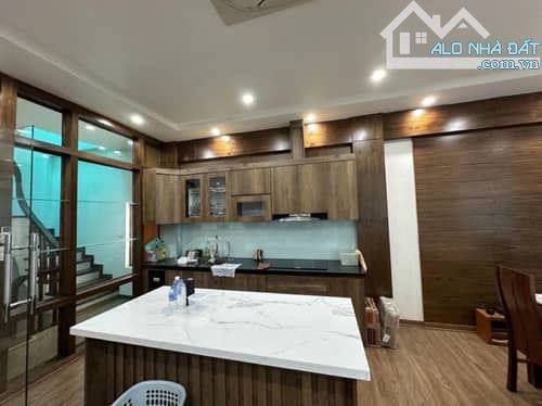 Mặt phố,Nghĩa Đô, Hoàng Quốc Việt 55m2 7 tầng, lô góc, kinh doanh 24.6 tỷ