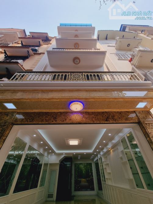 MẶT PHỐ Đông Quan Cầu Giấy 60m2 6 tầng, Kinh doanh, ô tô tránh 2x tỷ